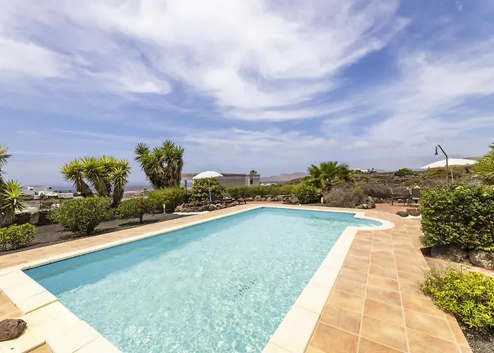 Apartamento Jaretas - Rural Con Piscina *